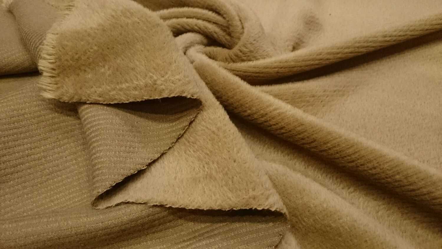 Кашемир – легкий и очень теплый люксовый материал: особенности 8 видов шерсти