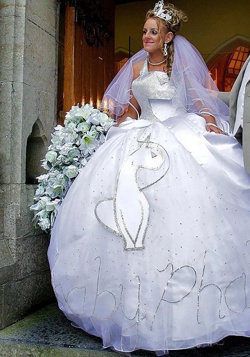 Необычные и оригинальные свадебные платья, выбор материала изготовления