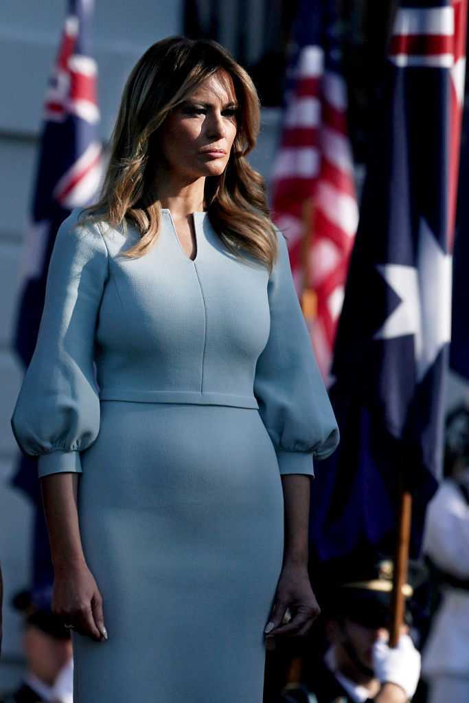 Топ-10 платьев мелании трамп: лучшие наряды первой леди