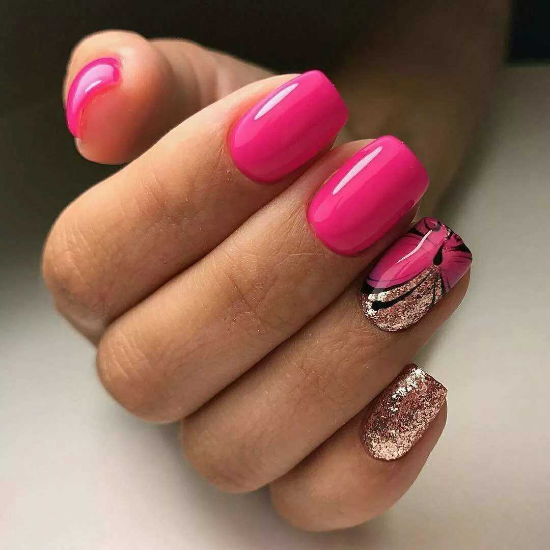 Независимо от модных трендов дизайн ногтей в розовом цвете будет актуален всегда, нам надо только сделать модную форму и выбрать подходящий оттенок розового маникюра