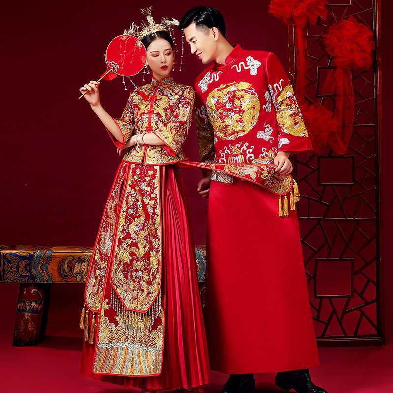 Современные китаянки выбирают на свою свадьбу белое свадебное платье, но раньше это было неприемлемо, ведь белый в Китае символизирует