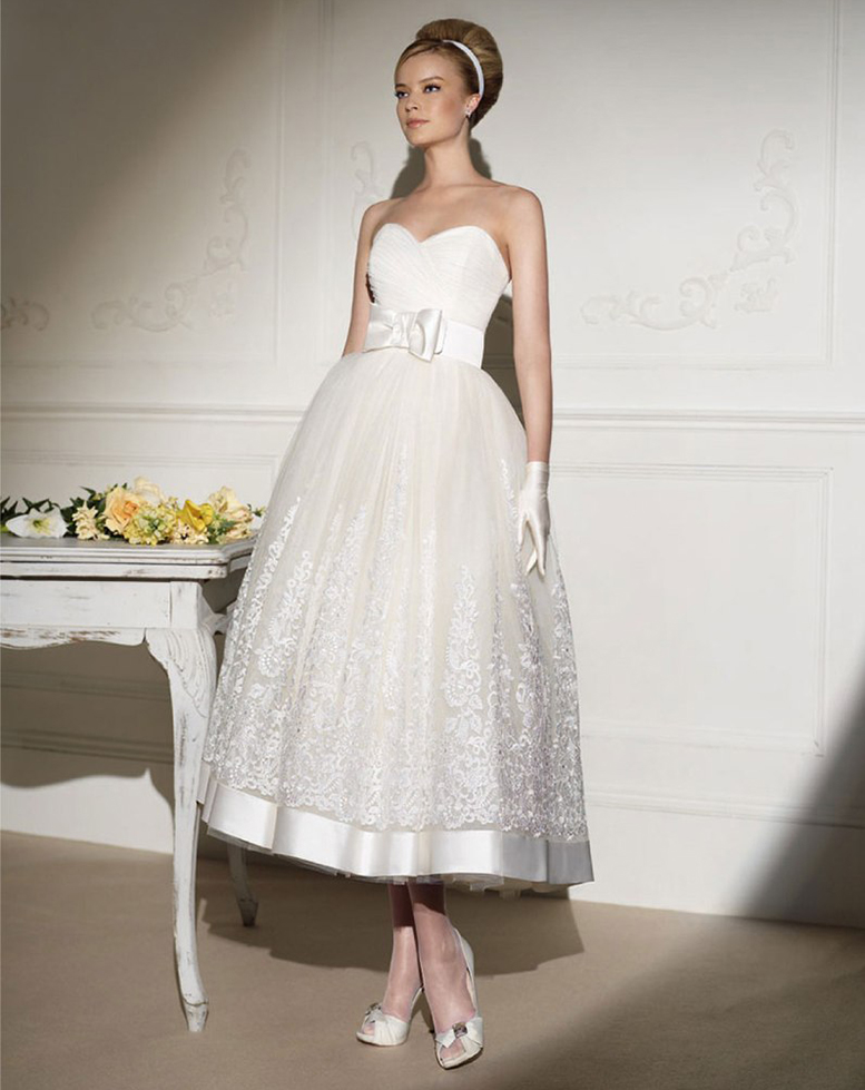 Скромные или стильные? знаменитые свадебные платья британских королев и принцесс - zima magazine