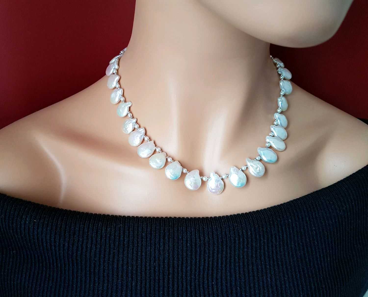 Ожерелья – ювелирные украшения на шею: их виды, как подобрать и носить