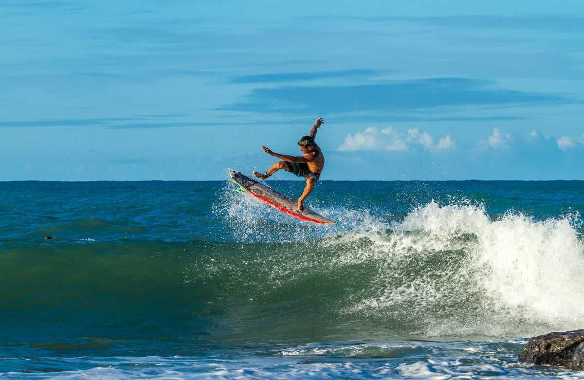 Серфинг и близкие к нему виды отдыха на воде — 5 причин ловить волны
