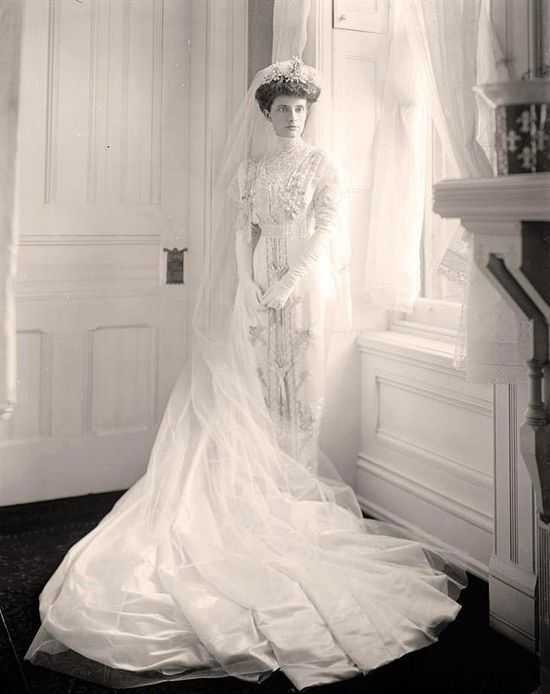 Старинные свадебные платья - обзор моделей и фасонов разных веков с фото