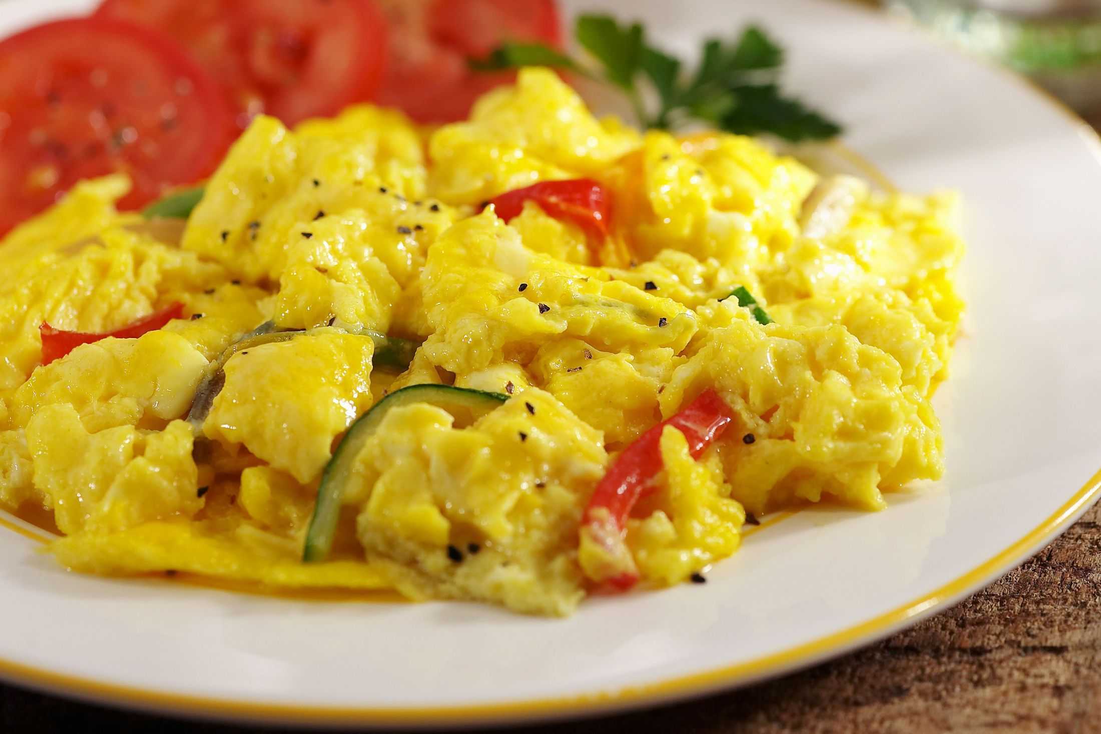 Как приготовить скрэмбл из яиц — 13 пошаговых рецептов, советы