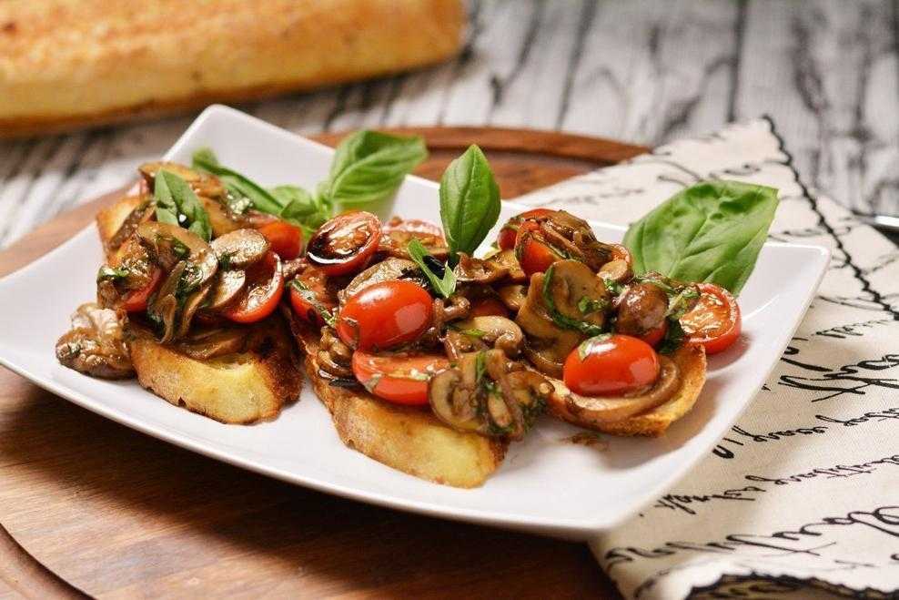 Итальянская закуска — брускетта: 25 лучших рецептов вкусной брускетты