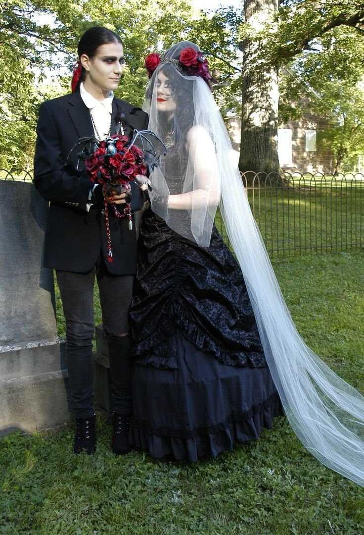 Свадьба в готическом стиле: от средневековья до вампиров