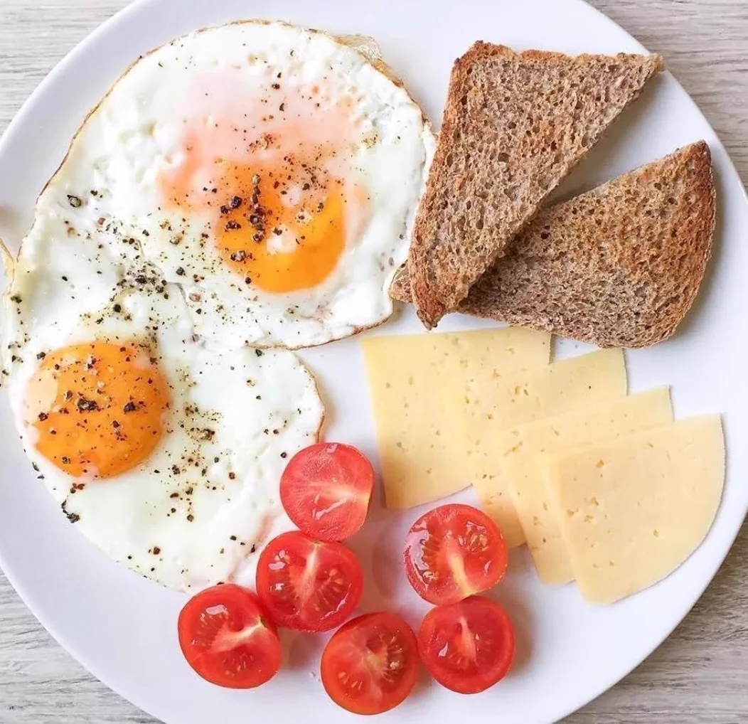 11 интересных рецептов белкового завтрака