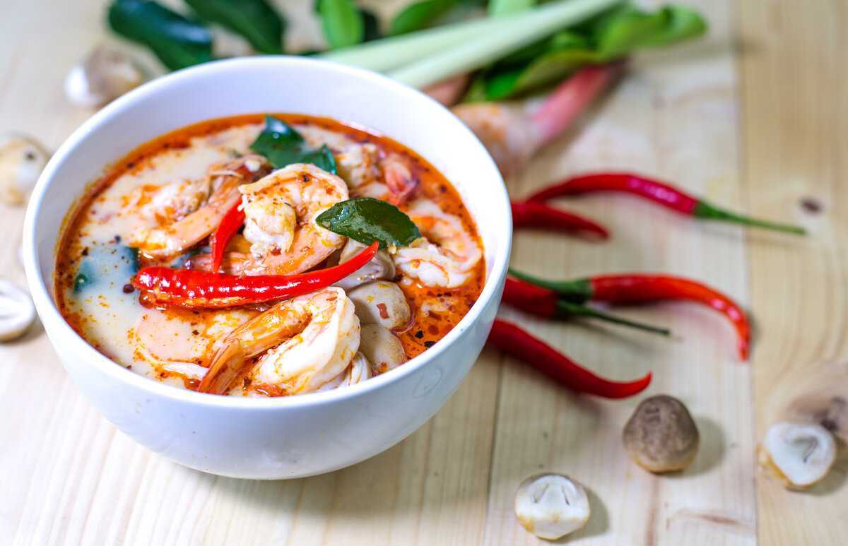 Том-ям, рамен и том-кха: 3 рецепта азиатских супов, которые вы можете приготовить дома
