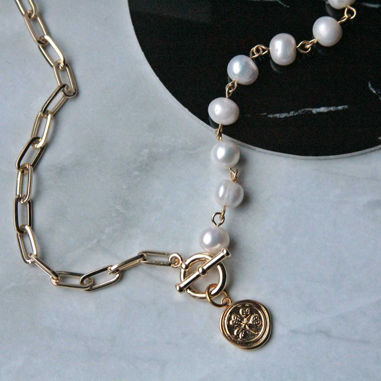 Как носить цепи - ожерелья, ярусные украшения, браслеты, анклеты