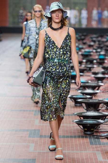 Модные платья 2021: модные тенденции и новинки весна-лето