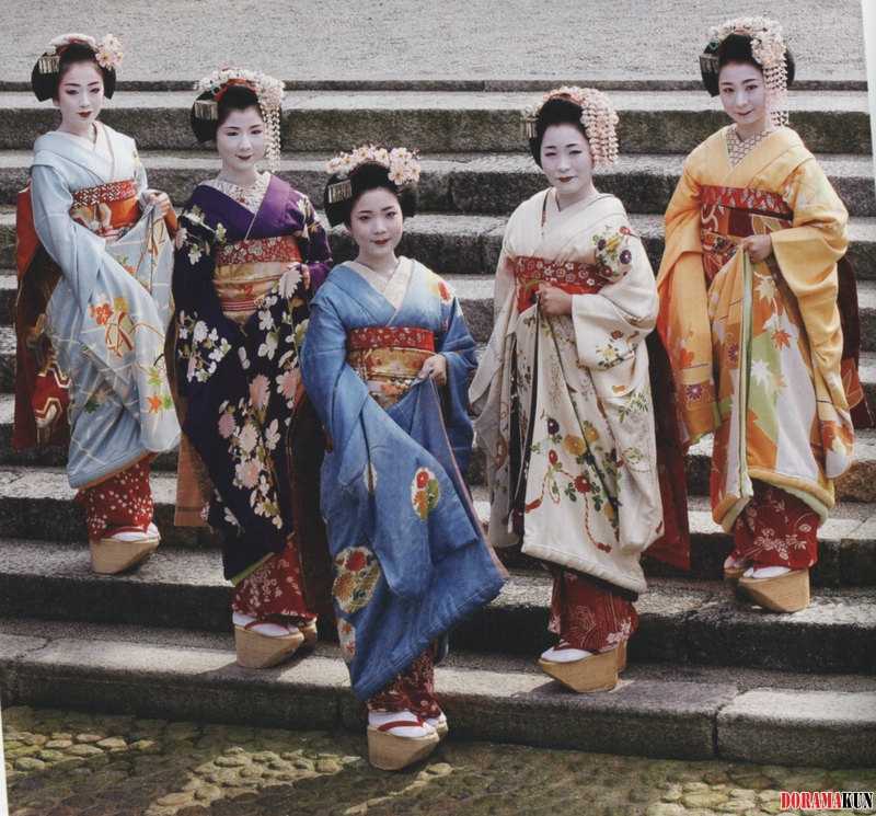 Как менялось кимоно на протяжении веков и какую роль оно сыграло в искусстве: от периода нара до наших дней
