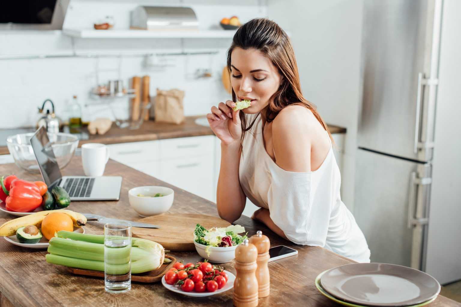 Что происходит с телом, если не завтракать: 5 мифов о полезности и необходимости завтрака — мы сами удивлены